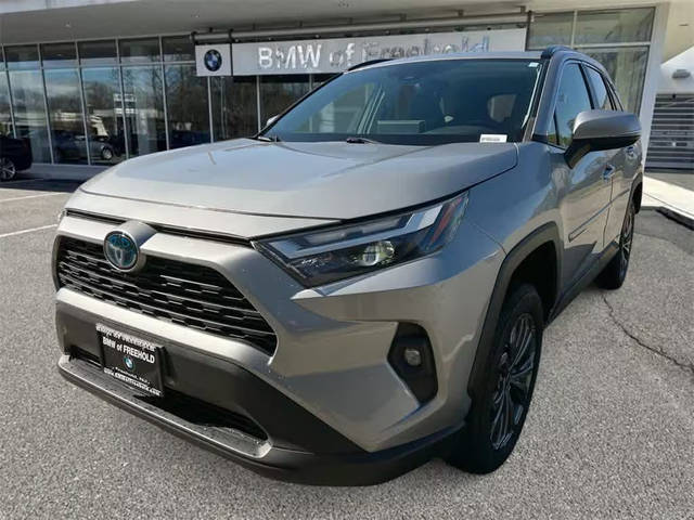 2022 Toyota RAV4 Hybrid XLE Premium AWD photo