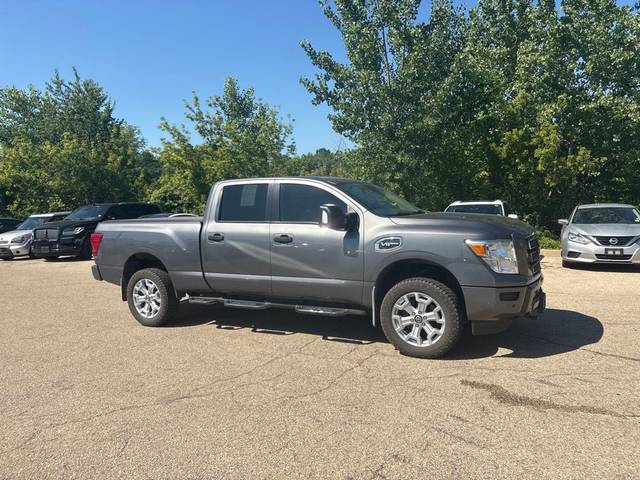2022 Nissan Titan XD SV 4WD photo