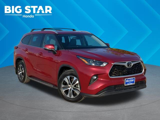 2022 Toyota Highlander XLE FWD photo