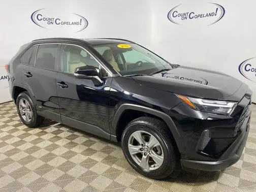 2022 Toyota RAV4 Hybrid XLE AWD photo