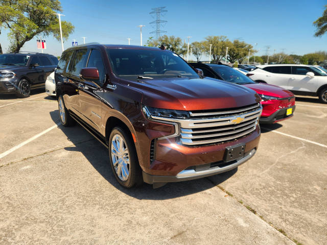 2022 Chevrolet Suburban High Country 4WD photo