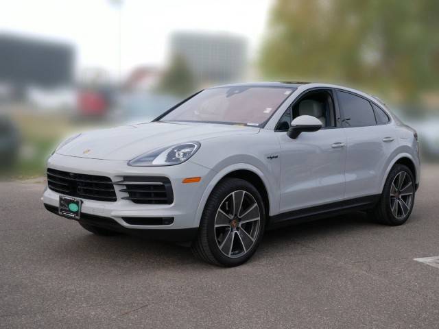 2022 Porsche Cayenne Coupe E-Hybrid AWD photo