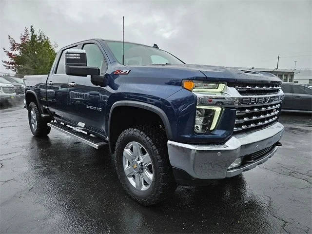 2022 Chevrolet Silverado 3500HD LTZ 4WD photo