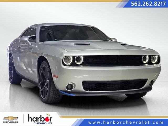 2022 Dodge Challenger SXT RWD photo