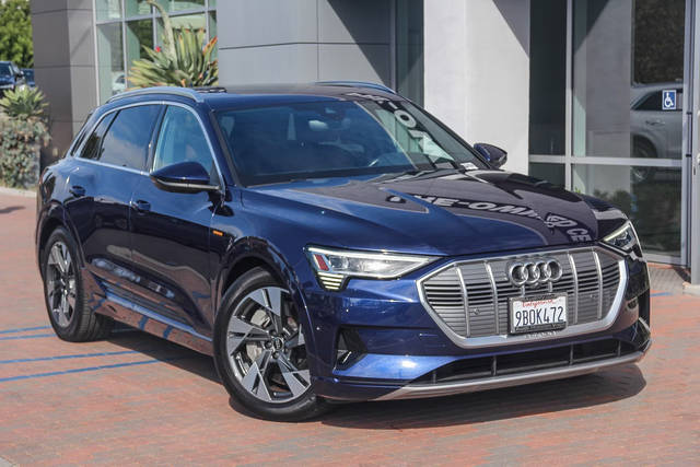 2022 Audi e-tron Premium Plus AWD photo