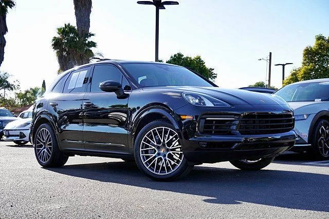2022 Porsche Cayenne  AWD photo