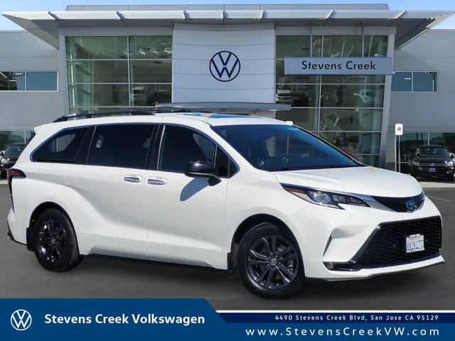 2022 Toyota Sienna XSE AWD photo