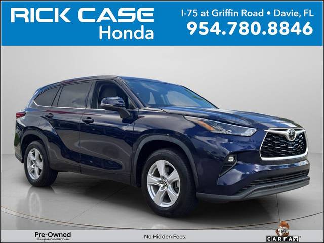 2022 Toyota Highlander LE FWD photo
