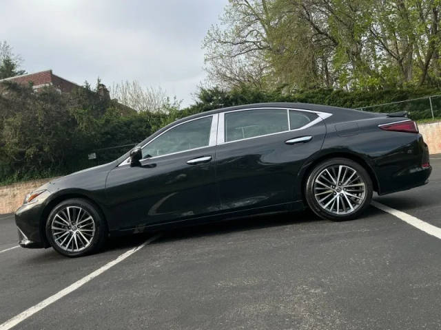 2022 Lexus ES ES 350 FWD photo