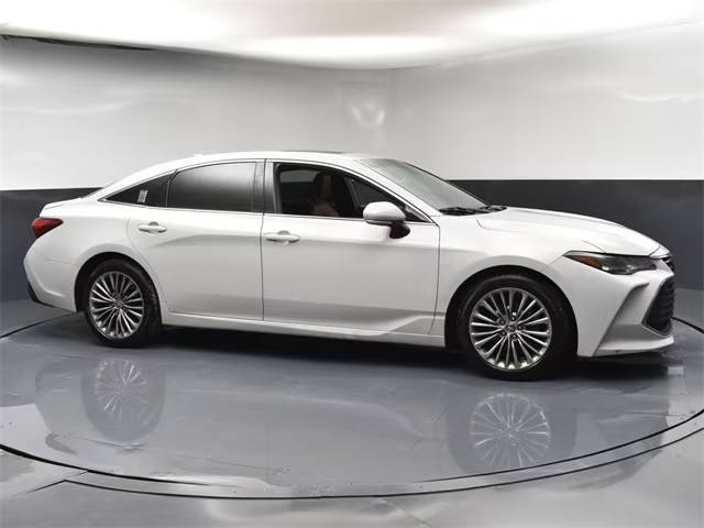 2022 Toyota Avalon Limited FWD photo