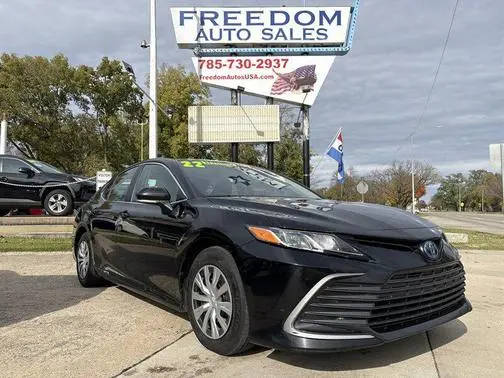 2022 Toyota Camry Hybrid LE FWD photo