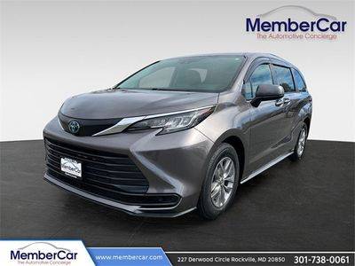 2022 Toyota Sienna LE FWD photo