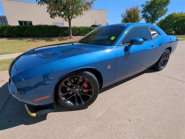 2022 Dodge Challenger R/T Scat Pack RWD photo