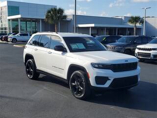 2022 Jeep Grand Cherokee Altitude RWD photo