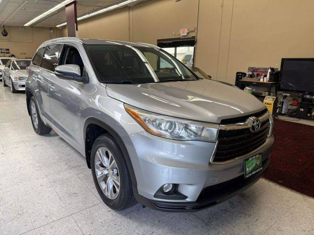 2015 Toyota Highlander XLE AWD photo
