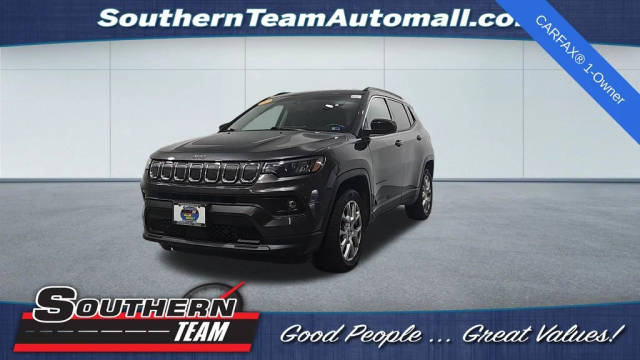 2022 Jeep Compass Latitude Lux 4WD photo