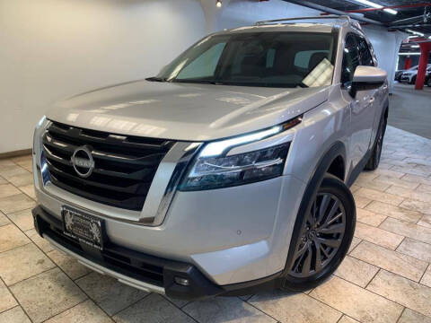 2022 Nissan Pathfinder SL 4WD photo