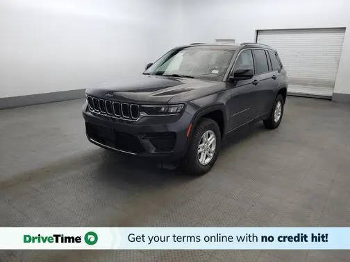 2022 Jeep Grand Cherokee Laredo 4WD photo