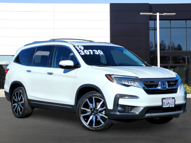 2019 Honda Pilot Touring 8-Passenger AWD photo