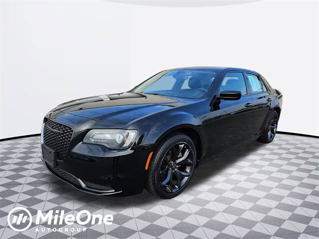 2022 Chrysler 300 Touring RWD photo