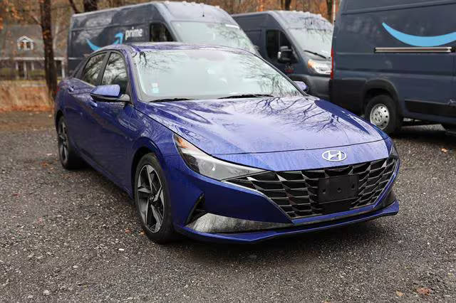 2022 Hyundai Elantra SEL FWD photo