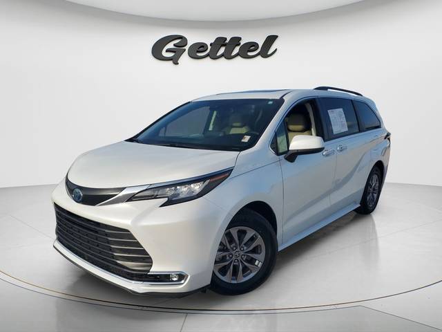 2022 Toyota Sienna XLE FWD photo