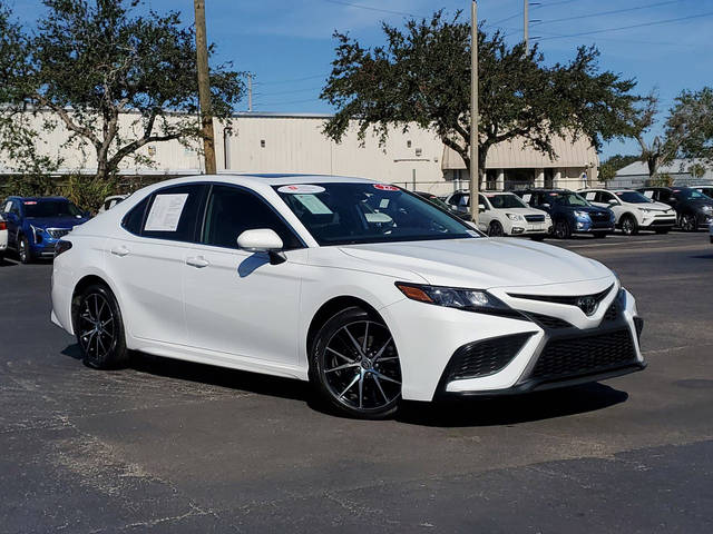 2022 Toyota Camry SE FWD photo