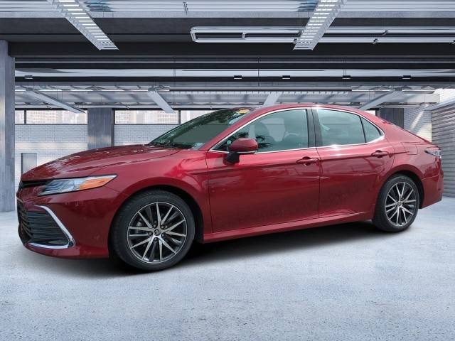 2022 Toyota Camry Hybrid XLE FWD photo