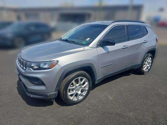 2022 Jeep Compass Latitude Lux 4WD photo