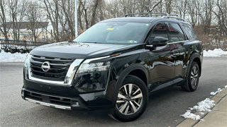 2022 Nissan Pathfinder SL 4WD photo