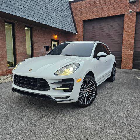 2015 Porsche Macan Turbo AWD photo
