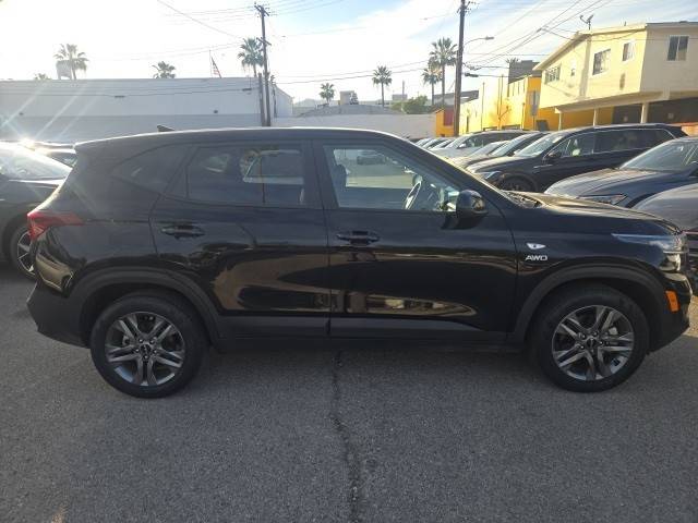 2022 Kia Seltos LX AWD photo