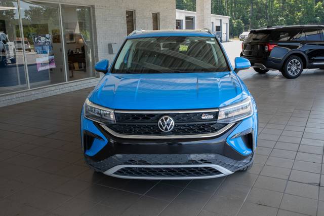 2022 Volkswagen Taos SE AWD photo