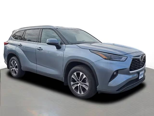 2022 Toyota Highlander XLE AWD photo