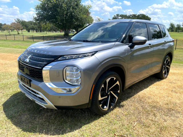 2022 Mitsubishi Outlander SE 4WD photo