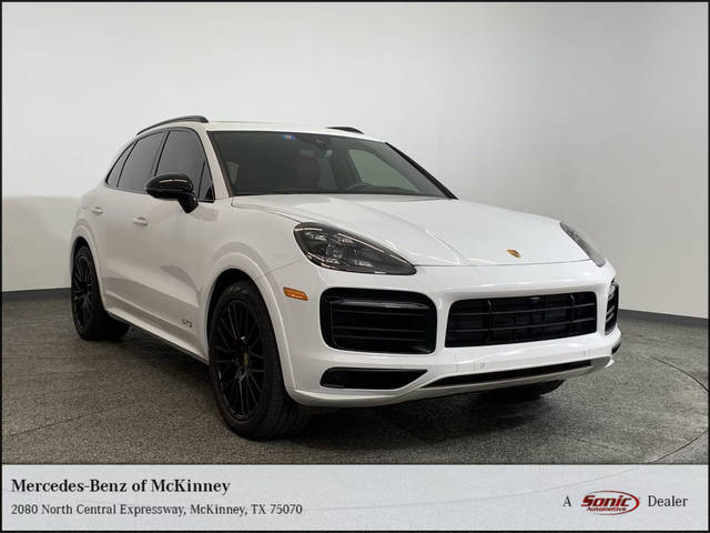 2022 Porsche Cayenne GTS AWD photo