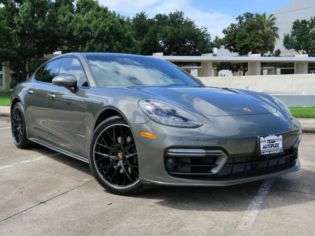 2022 Porsche Panamera Platinum Edition RWD photo