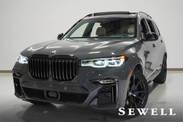 2021 BMW X7 M50i AWD photo