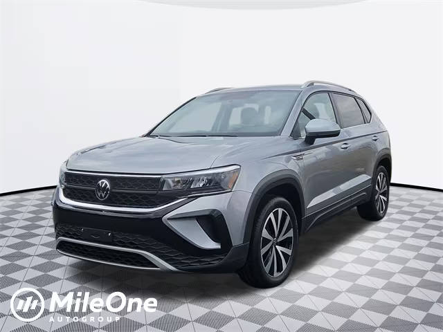 2022 Volkswagen Taos SE AWD photo