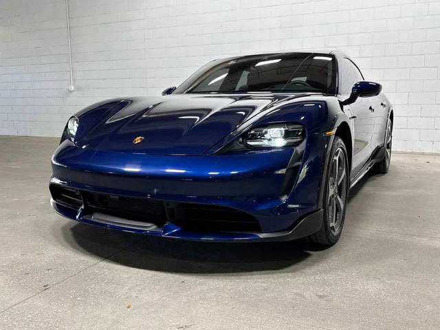 2022 Porsche Taycan Turbo AWD photo