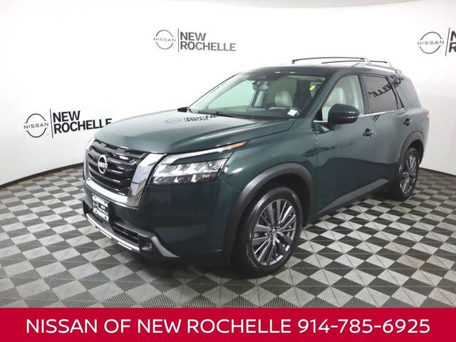 2022 Nissan Pathfinder SL 4WD photo