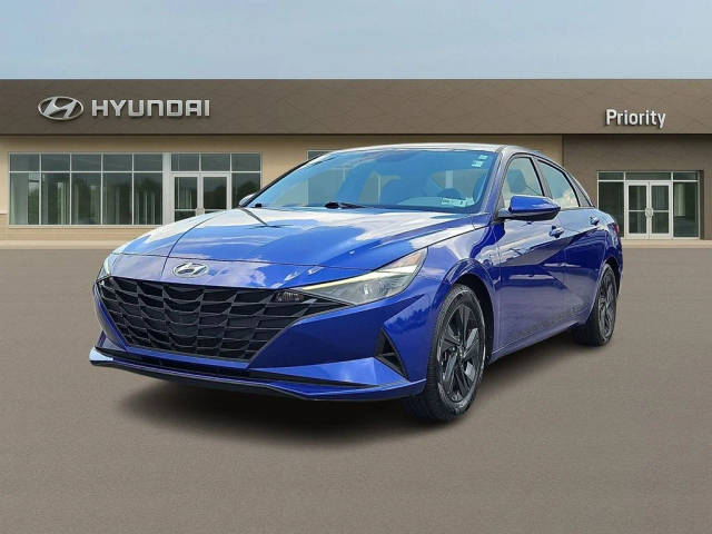 2022 Hyundai Elantra SEL FWD photo