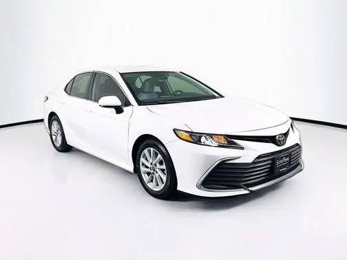 2022 Toyota Camry LE FWD photo