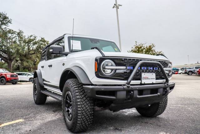 2022 Ford Bronco 4 Door Wildtrak 4WD photo