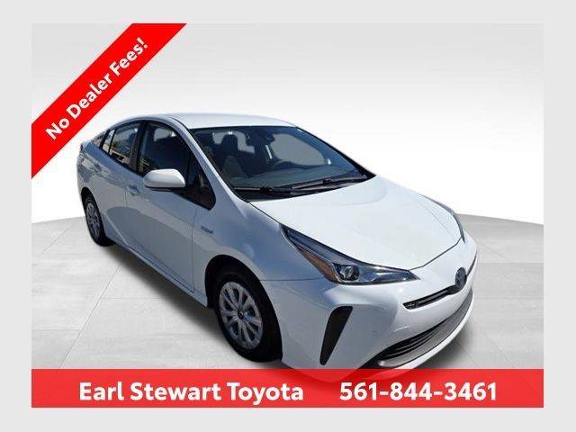 2021 Toyota Prius LE FWD photo