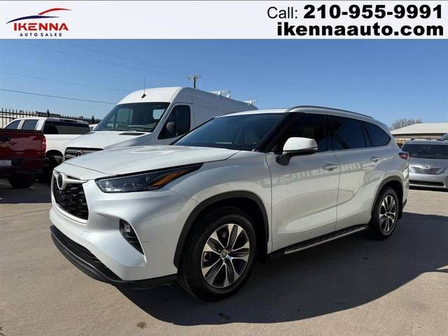 2022 Toyota Highlander XLE FWD photo