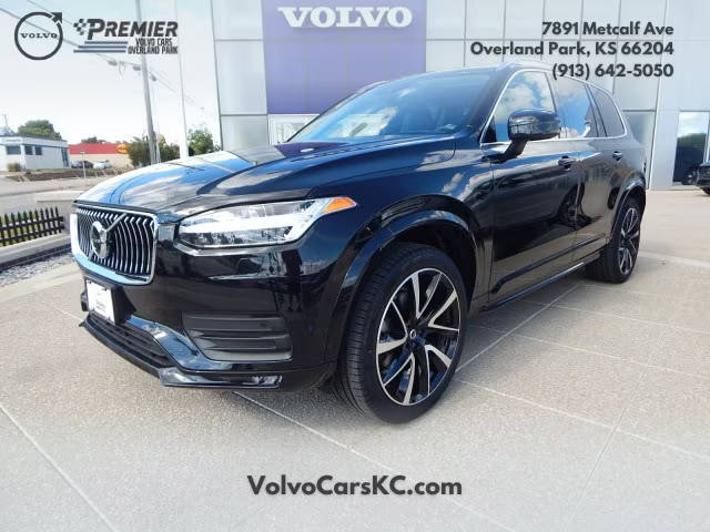 2022 Volvo XC90 Momentum AWD photo