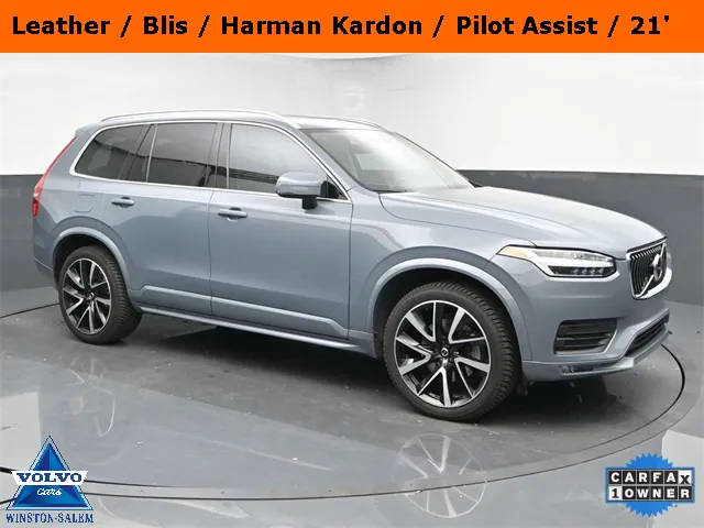 2022 Volvo XC90 Momentum AWD photo