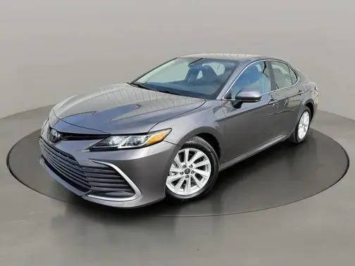 2022 Toyota Camry LE FWD photo