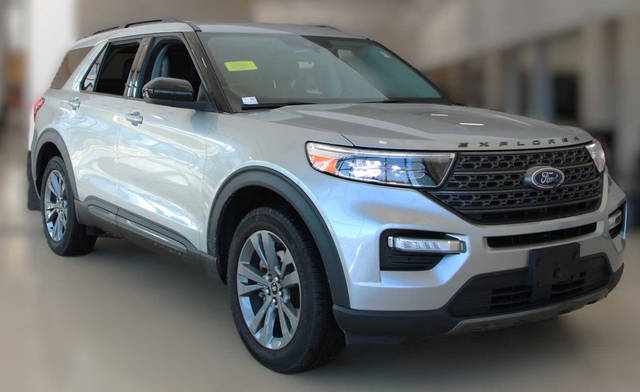 2022 Ford Explorer XLT 4WD photo